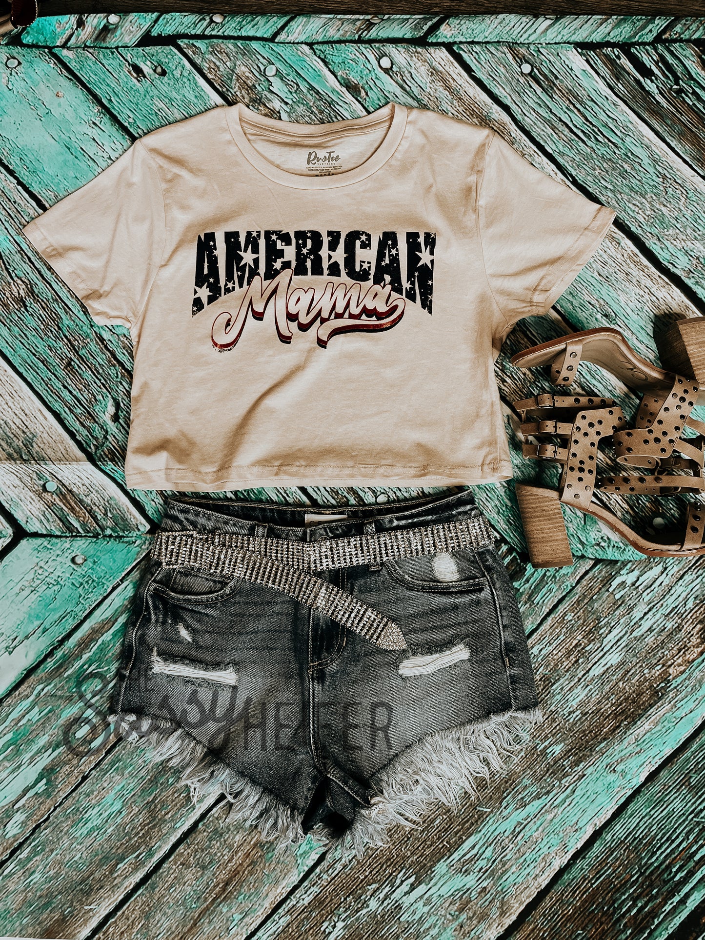 Dust Cropped American Mama Graphic Tee